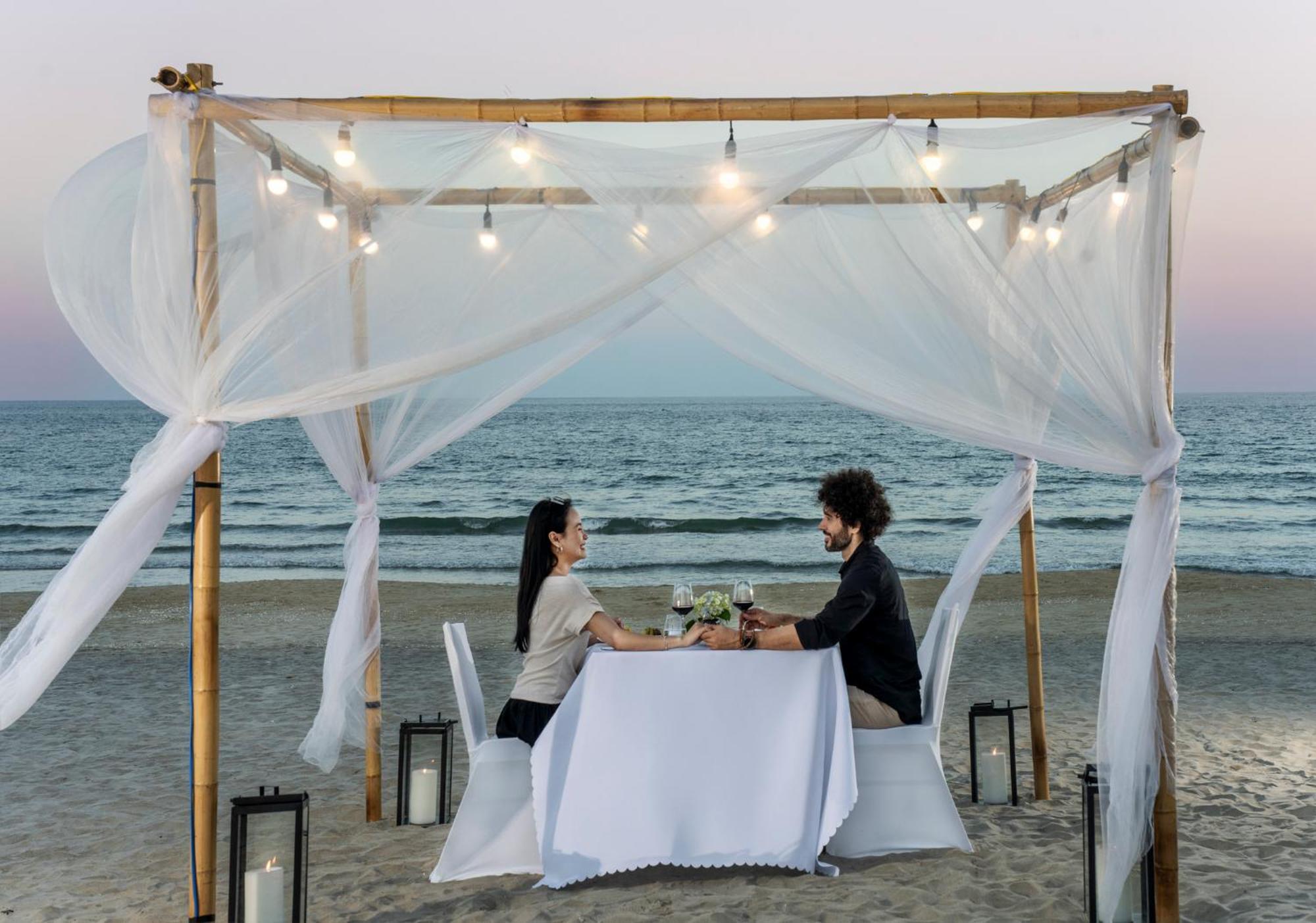 Wyndham Hoi An Royal Beachfront Resort & Villas Eksteriør billede