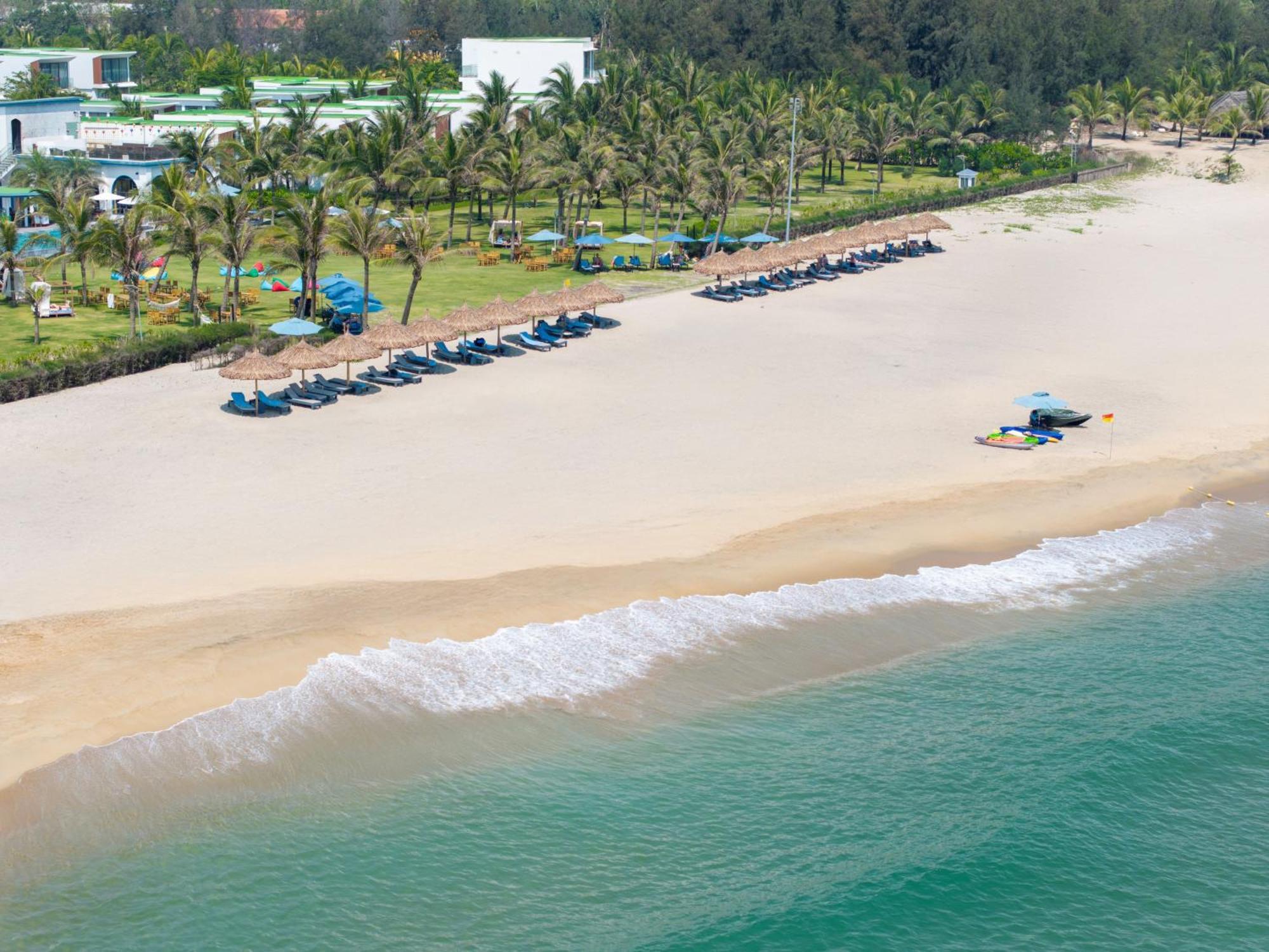 Wyndham Hoi An Royal Beachfront Resort & Villas Eksteriør billede
